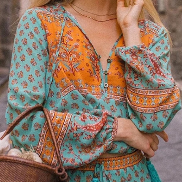 familyvintage Tops - LAST ONE SALE Perfect block print peasant blouse